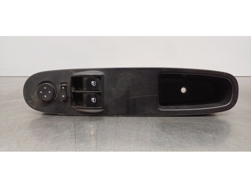 Recambio de mando elevalunas delantero izquierdo para lancia ypsilon (402) silver referencia OEM IAM 735531345  