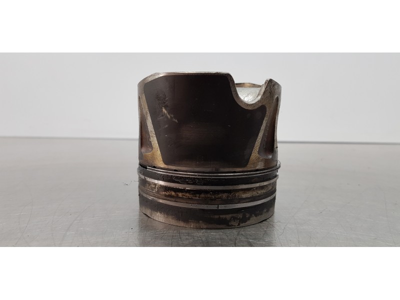 Recambio de piston para infiniti qx30 premium referencia OEM IAM 12010HG00G  