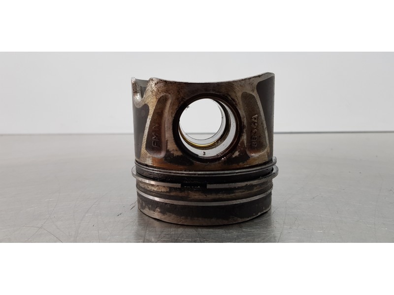 Recambio de piston para infiniti qx30 premium referencia OEM IAM 12010HG00G  