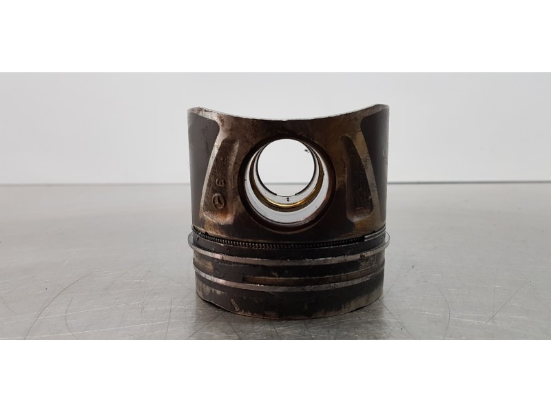 Recambio de piston para infiniti qx30 premium referencia OEM IAM 12010HG00G  