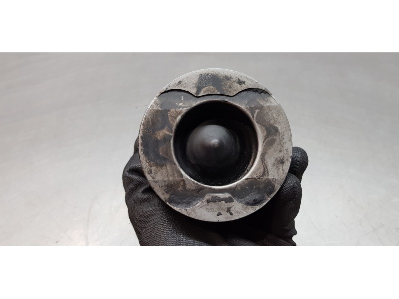 Recambio de piston para infiniti qx30 premium referencia OEM IAM 12010HG00G  