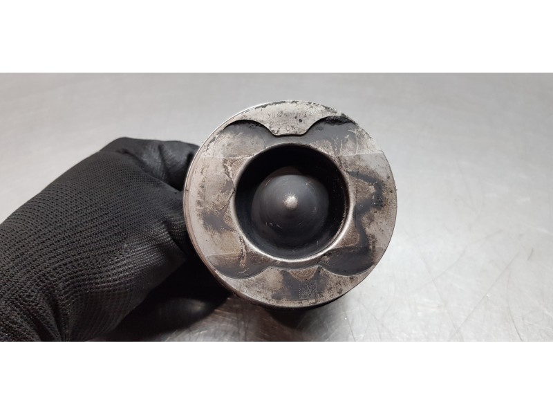 Recambio de piston para infiniti qx30 premium referencia OEM IAM 12010HG00G  