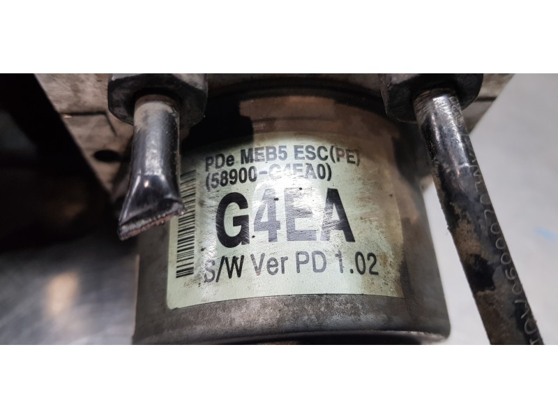 Recambio de abs para hyundai i30 fastback tecno referencia OEM IAM 58900G4EA0 58910G4EA0 G458928500