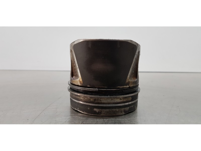 Recambio de piston para infiniti qx30 premium referencia OEM IAM 12010HG00G  