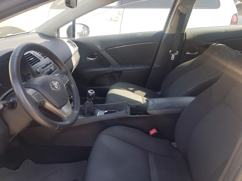 toyota avensis (t27) del año 2009