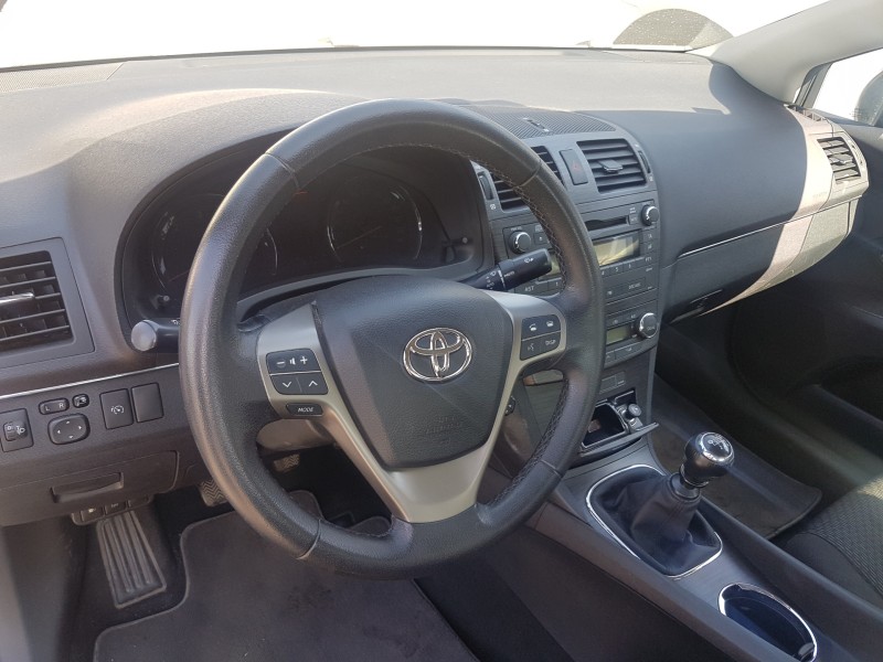 toyota avensis (t27) del año 2009