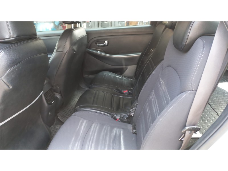 kia carens ( ) del año 2019