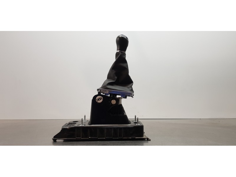 Recambio de palanca cambio para volkswagen tiguan edition bmt referencia OEM IAM 5QA711049C  