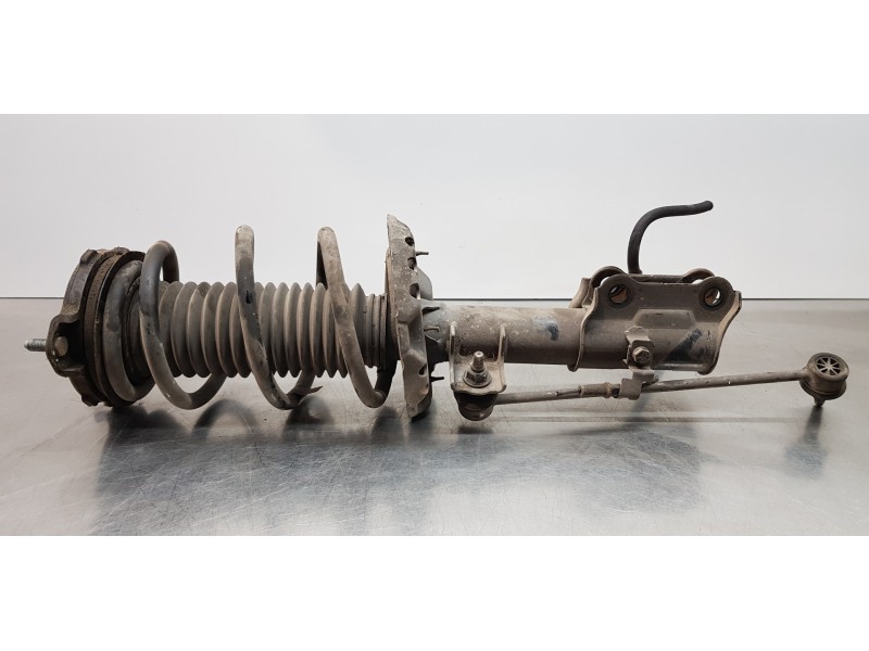 Recambio de amortiguador delantero derecho para hyundai i30 fastback tecno referencia OEM IAM 54661G4EE0  