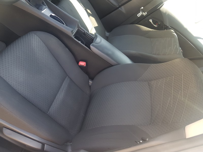 toyota avensis (t27) del año 2009