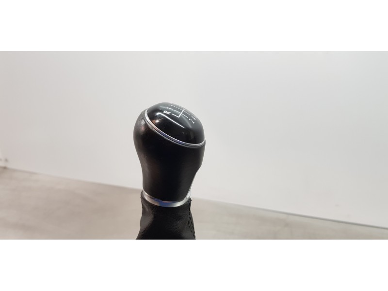 Recambio de palanca cambio para volkswagen tiguan edition bmt referencia OEM IAM 5QA711049C  