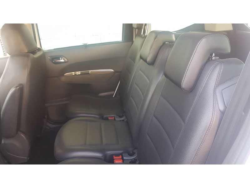 peugeot 5008 del año 2016 peugeot 5008 del año 2016