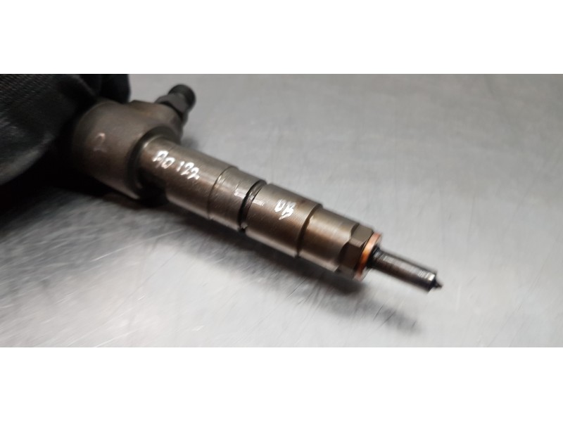 Recambio de inyector para peugeot partner kombi access referencia OEM IAM 0445110739  