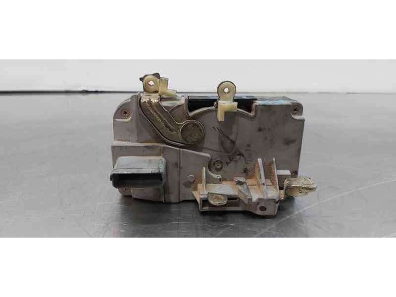 Recambio de cerradura puerta delantera izquierda para citroen c5 berlina 2.2 hdi vivace referencia OEM IAM 9135J1  