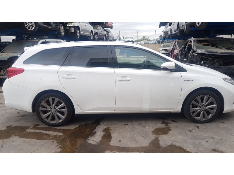 toyota auris touring sports (e18) del año 2015