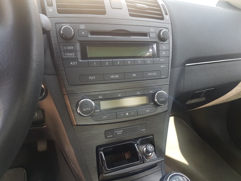 toyota avensis (t27) del año 2009