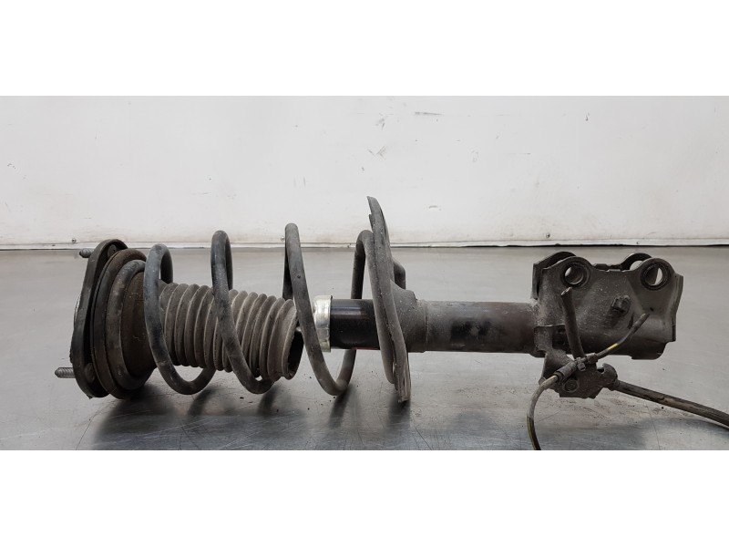 Recambio de amortiguador delantero derecho para toyota avensis touring sports executive referencia OEM IAM 485108Z226  