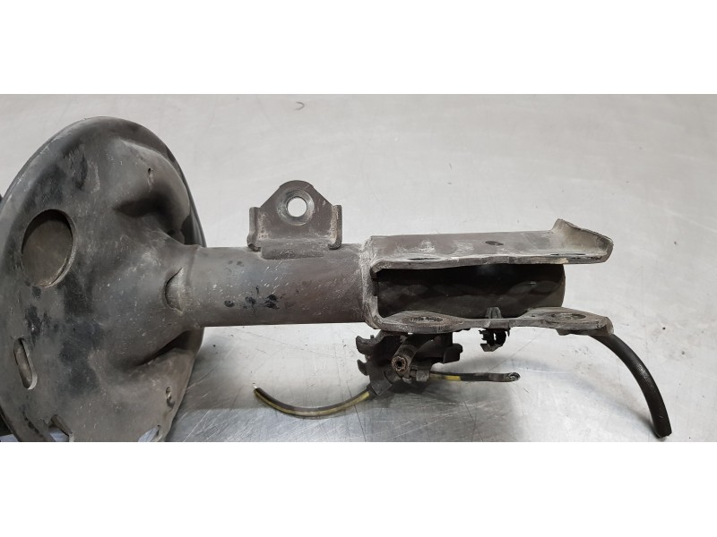 Recambio de amortiguador delantero derecho para toyota avensis touring sports executive referencia OEM IAM 485108Z226  