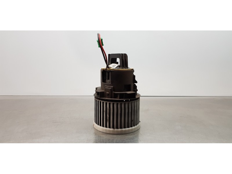 Recambio de motor calefaccion para peugeot 308 sw active referencia OEM IAM 1610497180 CE255002 DB271001