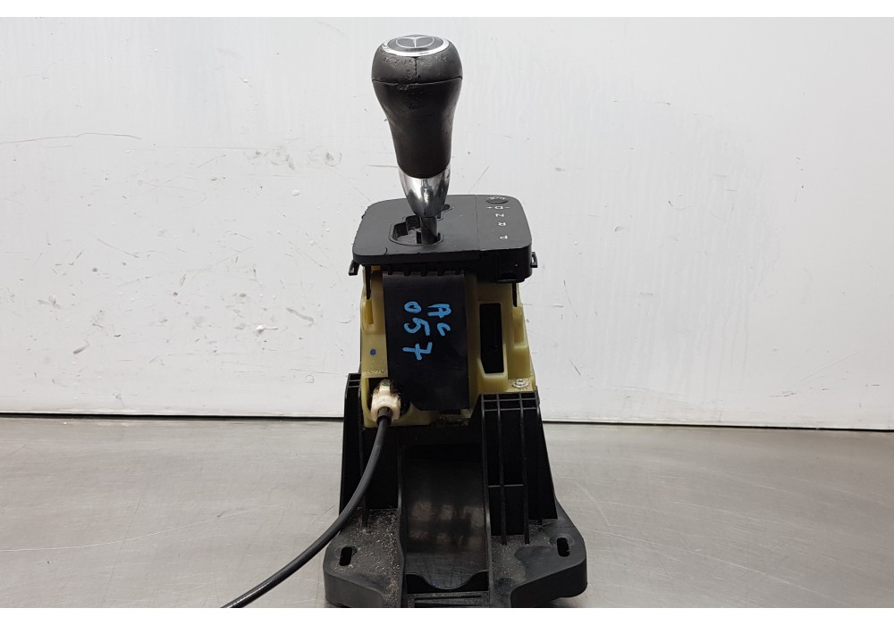 Recambio de palanca cambio para mercedes clase a (w169) a 180 cdi a-edition referencia OEM IAM A1693700509  