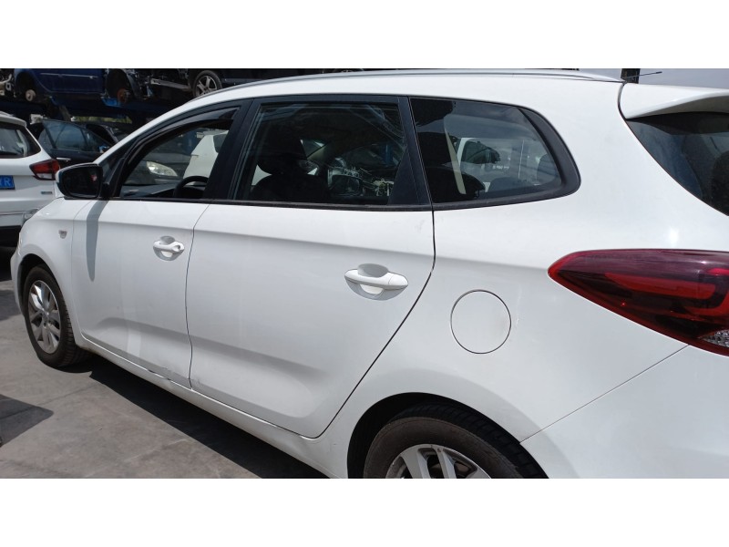 kia carens ( ) del año 2016