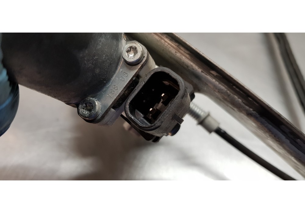 Recambio de elevalunas delantero derecho para mitsubishi colt berlina 3 (cz) 1.1 inform referencia OEM IAM 5713A136   Recambio de elevalunas delantero derecho para mitsubishi colt berlina 3 (cz) 1.1 inform referencia OEM IAM 5713A136