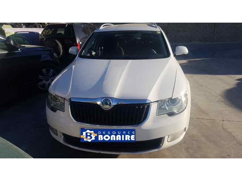 skoda superb combi (3t5) del año 2012