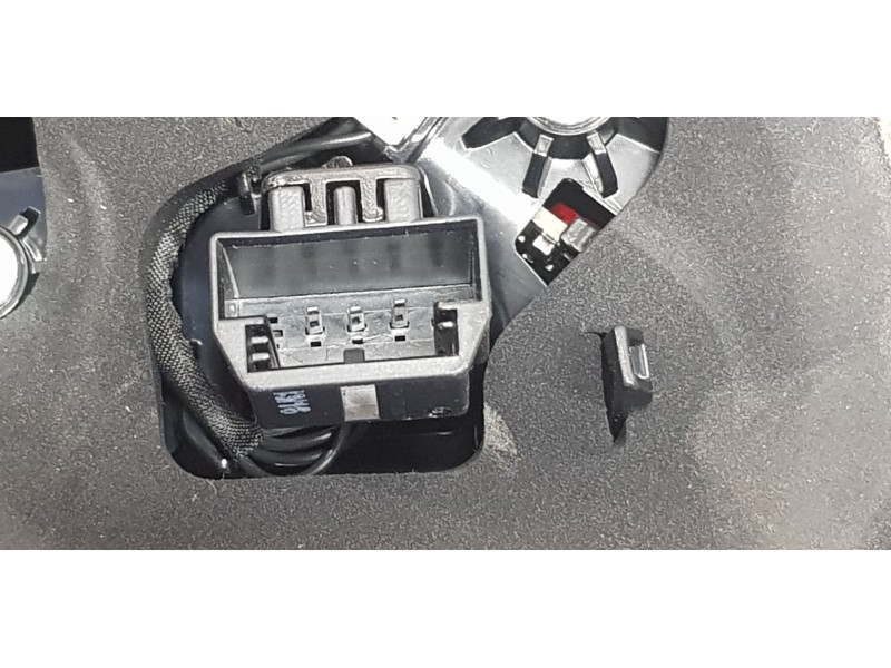 Recambio de piloto trasero derecho interior para volkswagen tiguan edition bmt referencia OEM IAM 5NA945094F  