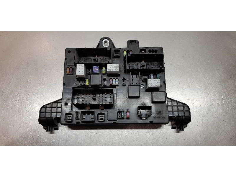 Recambio de caja reles / fusibles para opel zafira (c) excellence start/stop referencia OEM IAM 39132479   Recambio de caja reles / fusibles para opel zafira (c) excellence start/stop referencia OEM IAM 39132479