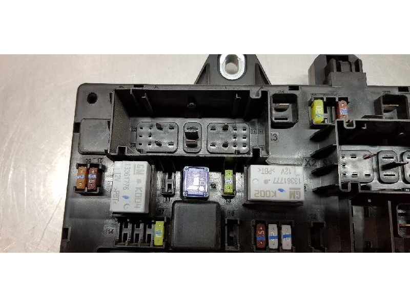 Recambio de caja reles / fusibles para opel zafira (c) excellence start/stop referencia OEM IAM 39132479   Recambio de caja reles / fusibles para opel zafira (c) excellence start/stop referencia OEM IAM 39132479