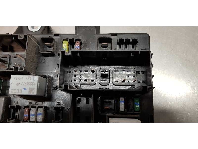 Recambio de caja reles / fusibles para opel zafira (c) excellence start/stop referencia OEM IAM 39132479   Recambio de caja reles / fusibles para opel zafira (c) excellence start/stop referencia OEM IAM 39132479