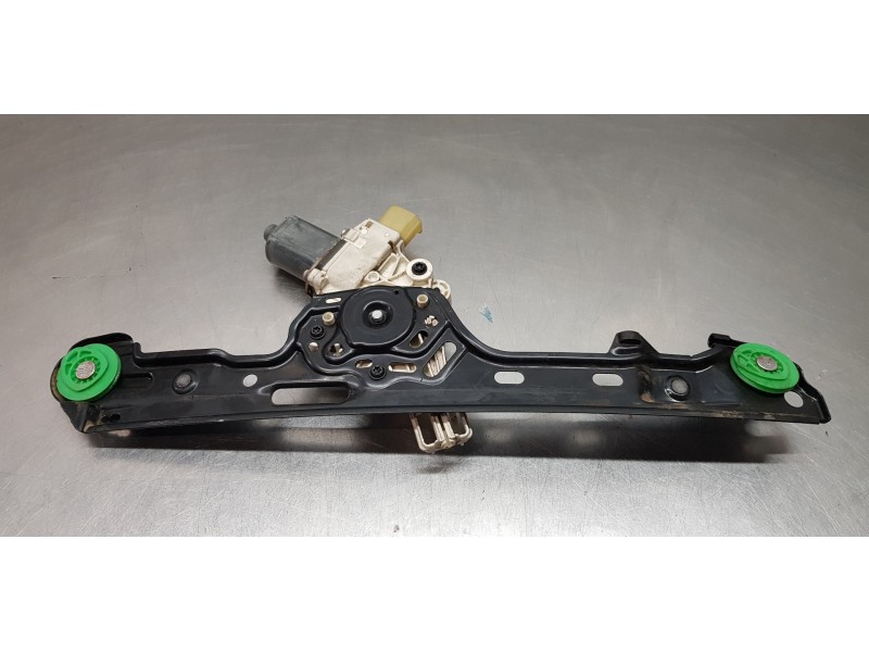 Recambio de elevalunas delantero izquierdo para bmw serie 1 berlina (e81/e87) 120d referencia OEM IAM 51337140587 6927027 013082 Recambio de elevalunas delantero izquierdo para bmw serie 1 berlina (e81/e87) 120d referencia OEM IAM 51337140587 6927027 013082