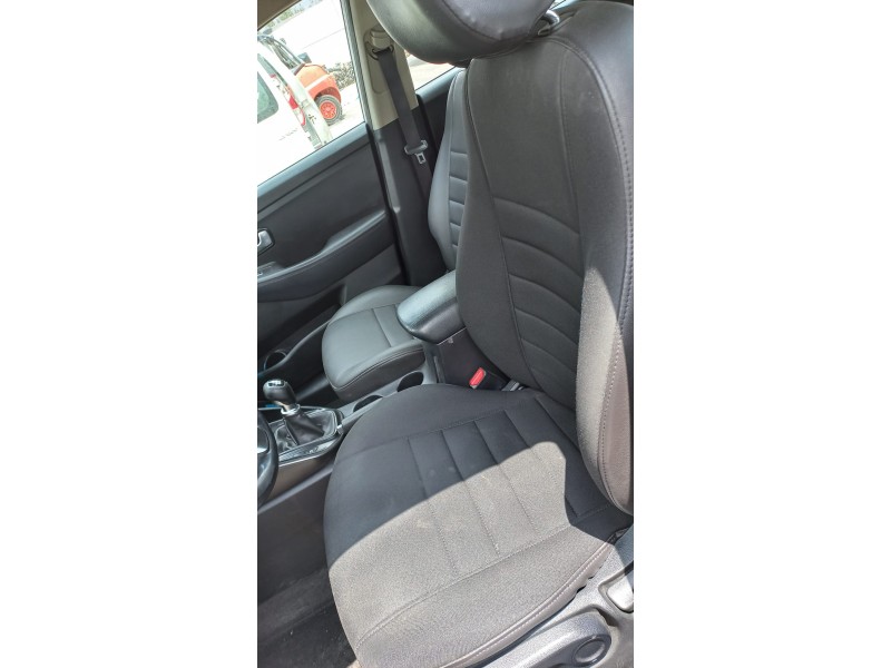 kia carens ( ) del año 2016