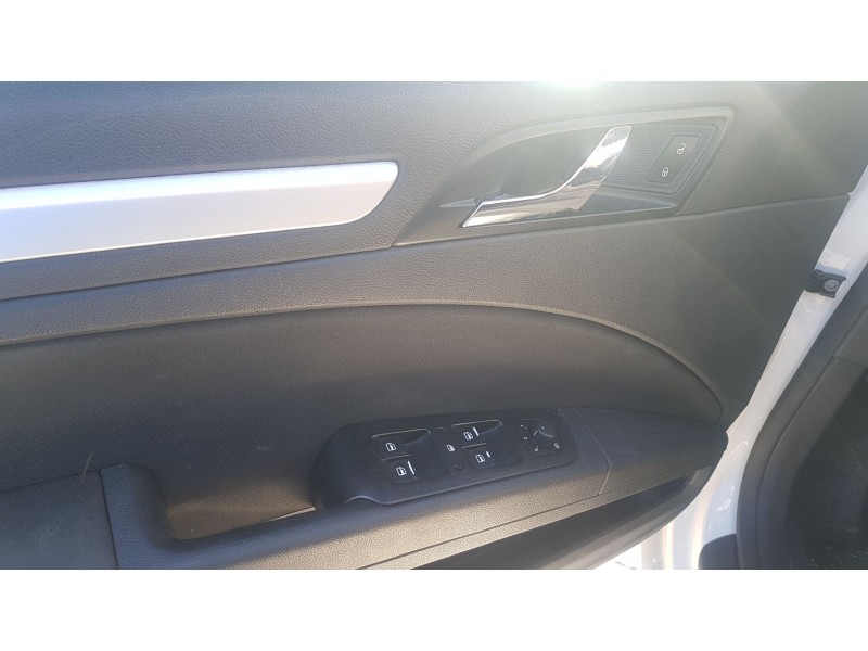 skoda superb combi (3t5) del año 2012