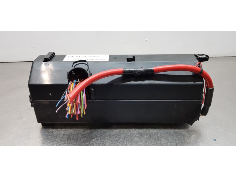 Recambio de caja reles / fusibles para land rover range rover vogue referencia OEM IAM   