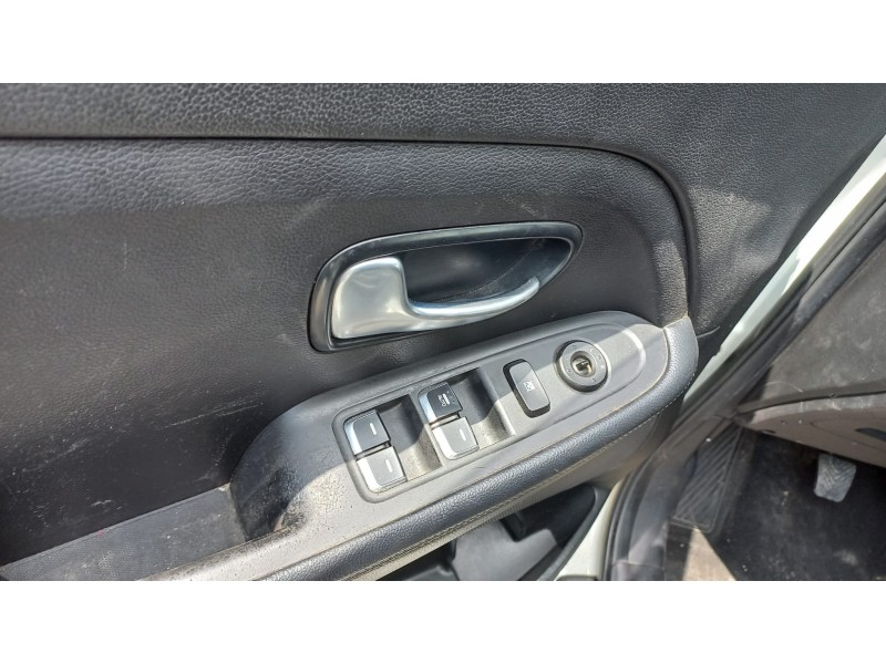 kia carens ( ) del año 2016