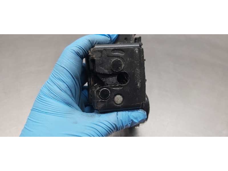 Recambio de cerradura maletero / porton para toyota avensis touring sports executive referencia OEM IAM 6935005060  