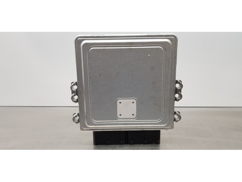 Recambio de centralita motor uce para hyundai i30 fastback tecno referencia OEM IAM 391202U222  