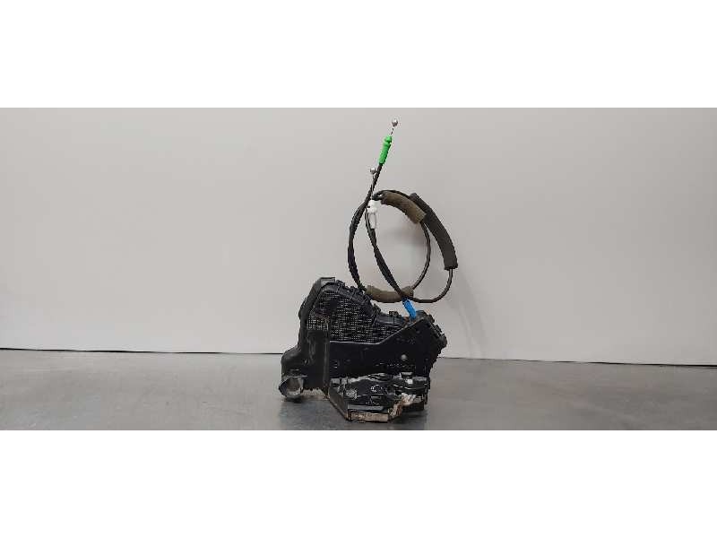Recambio de cerradura puerta delantera derecha para toyota avensis touring sports executive referencia OEM IAM 6903005131  