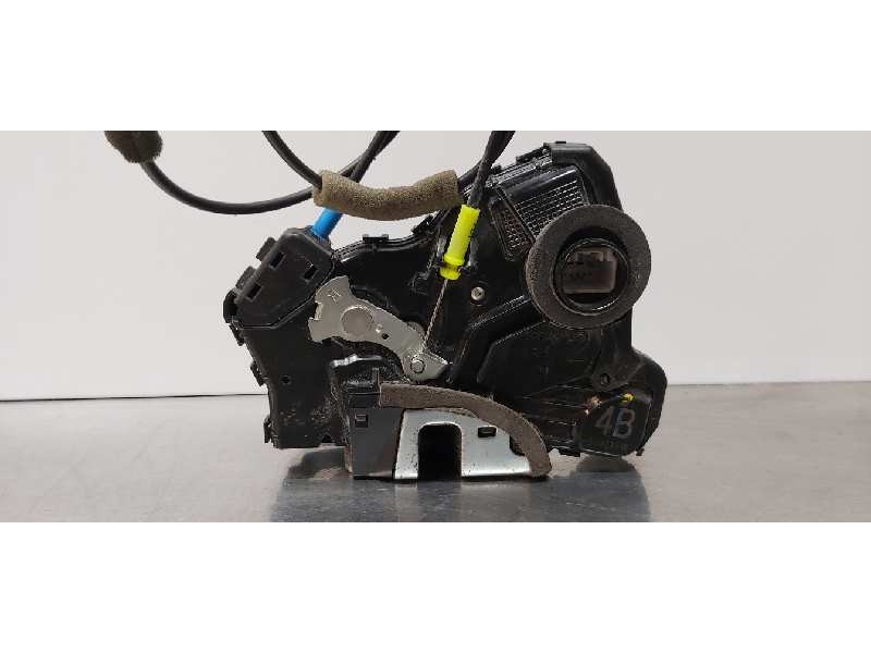 Recambio de cerradura puerta delantera derecha para toyota avensis touring sports executive referencia OEM IAM 6903005131  