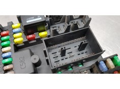 Recambio de caja reles / fusibles para land rover range rover vogue referencia OEM IAM LR033720   2