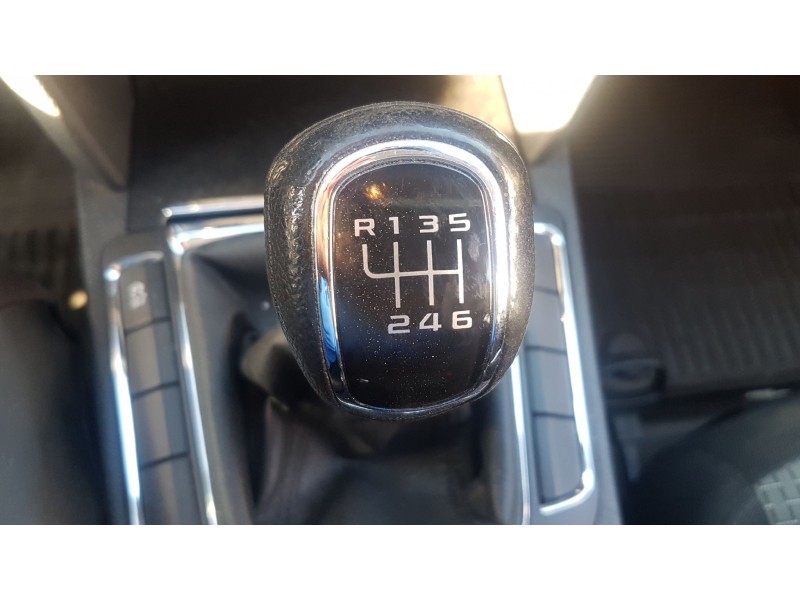 skoda superb combi (3t5) del año 2012