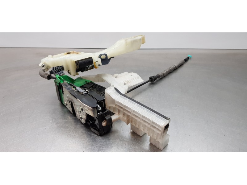 Recambio de cerradura puerta delantera derecha para hyundai i30 fastback tecno referencia OEM IAM 81320G3050  