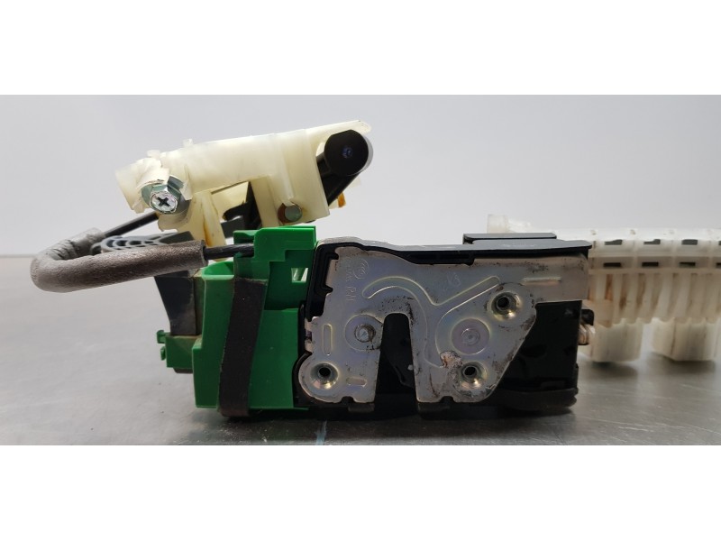 Recambio de cerradura puerta delantera derecha para hyundai i30 fastback tecno referencia OEM IAM 81320G3050  