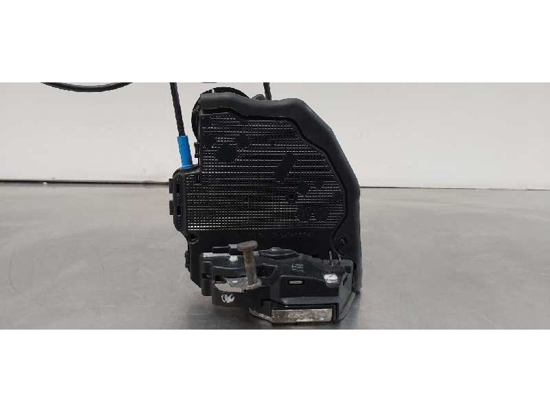 Recambio de cerradura puerta trasera izquierda para toyota avensis touring sports executive referencia OEM IAM 6906005051  