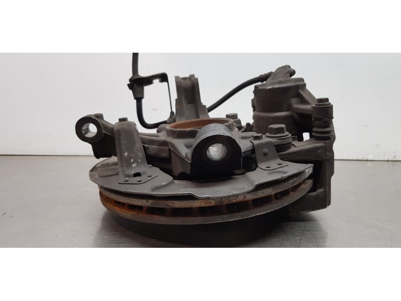 Recambio de mangueta delantera izquierda para peugeot 308 sw active referencia OEM IAM 1610137880  