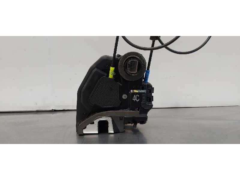 Recambio de cerradura puerta trasera izquierda para toyota avensis touring sports executive referencia OEM IAM 6906005051  