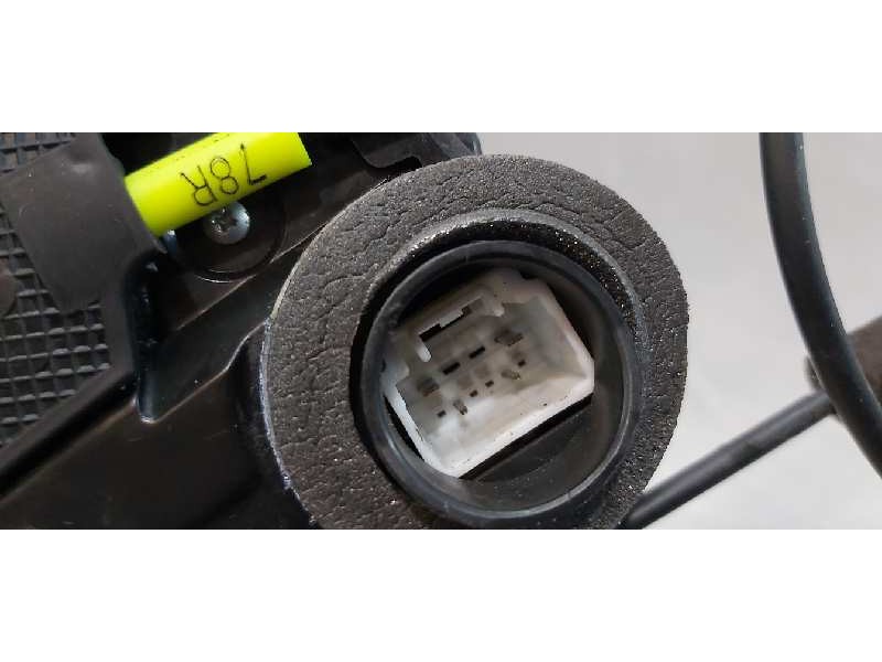 Recambio de cerradura puerta trasera izquierda para toyota avensis touring sports executive referencia OEM IAM 6906005051  