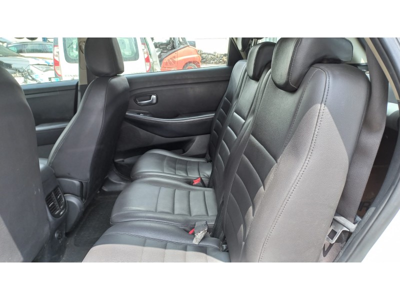 kia carens ( ) del año 2016