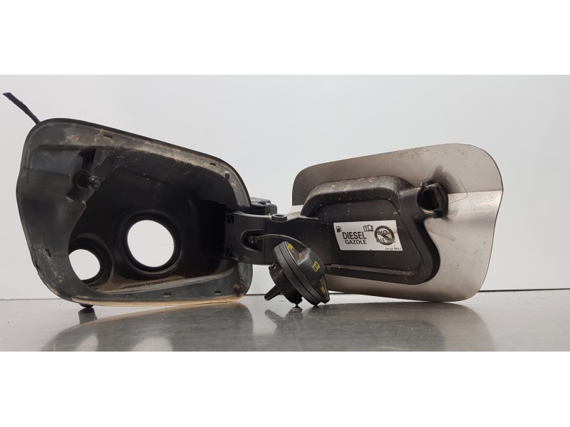 Recambio de tapa exterior combustible para volkswagen tiguan edition bmt referencia OEM IAM 5NA809857A  